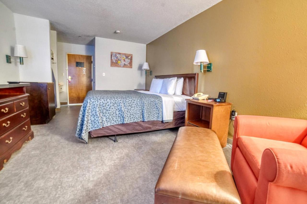 Econo Lodge Роли Экстерьер фото
