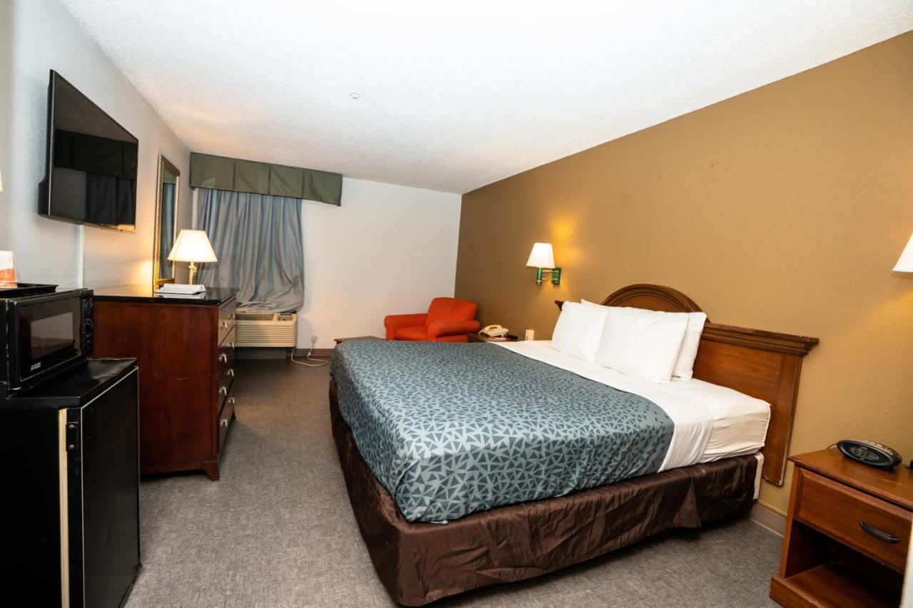 Econo Lodge Роли Экстерьер фото
