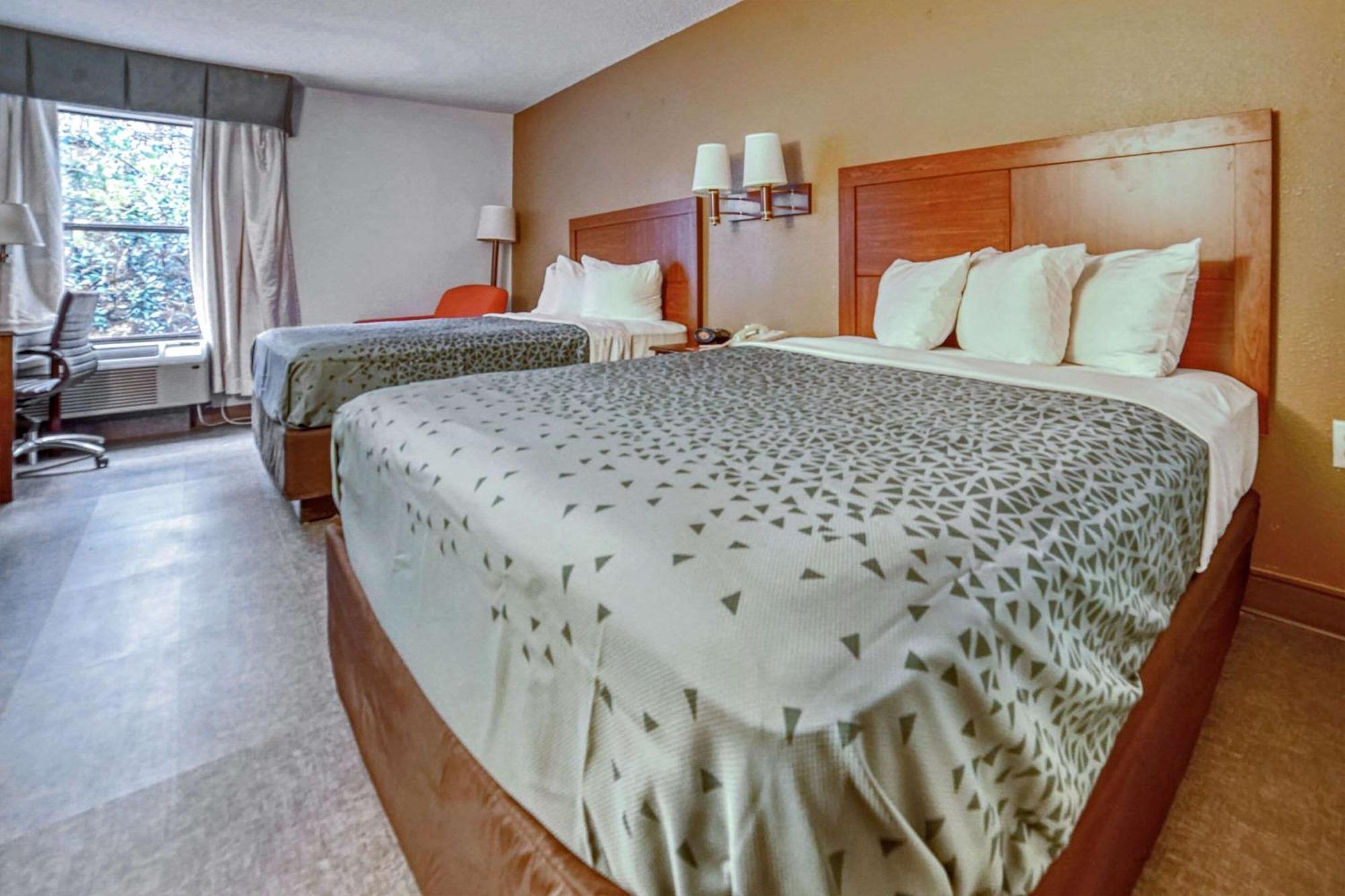 Econo Lodge Роли Экстерьер фото
