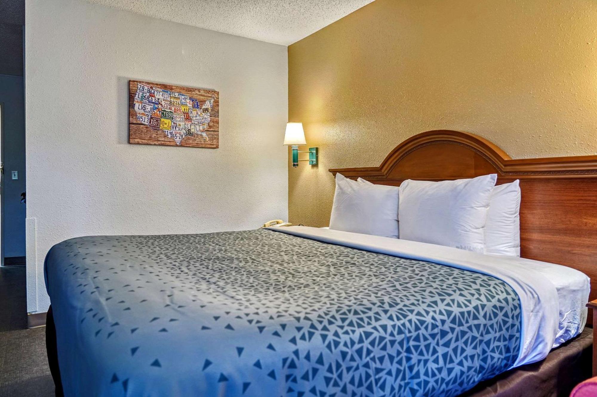 Econo Lodge Роли Экстерьер фото