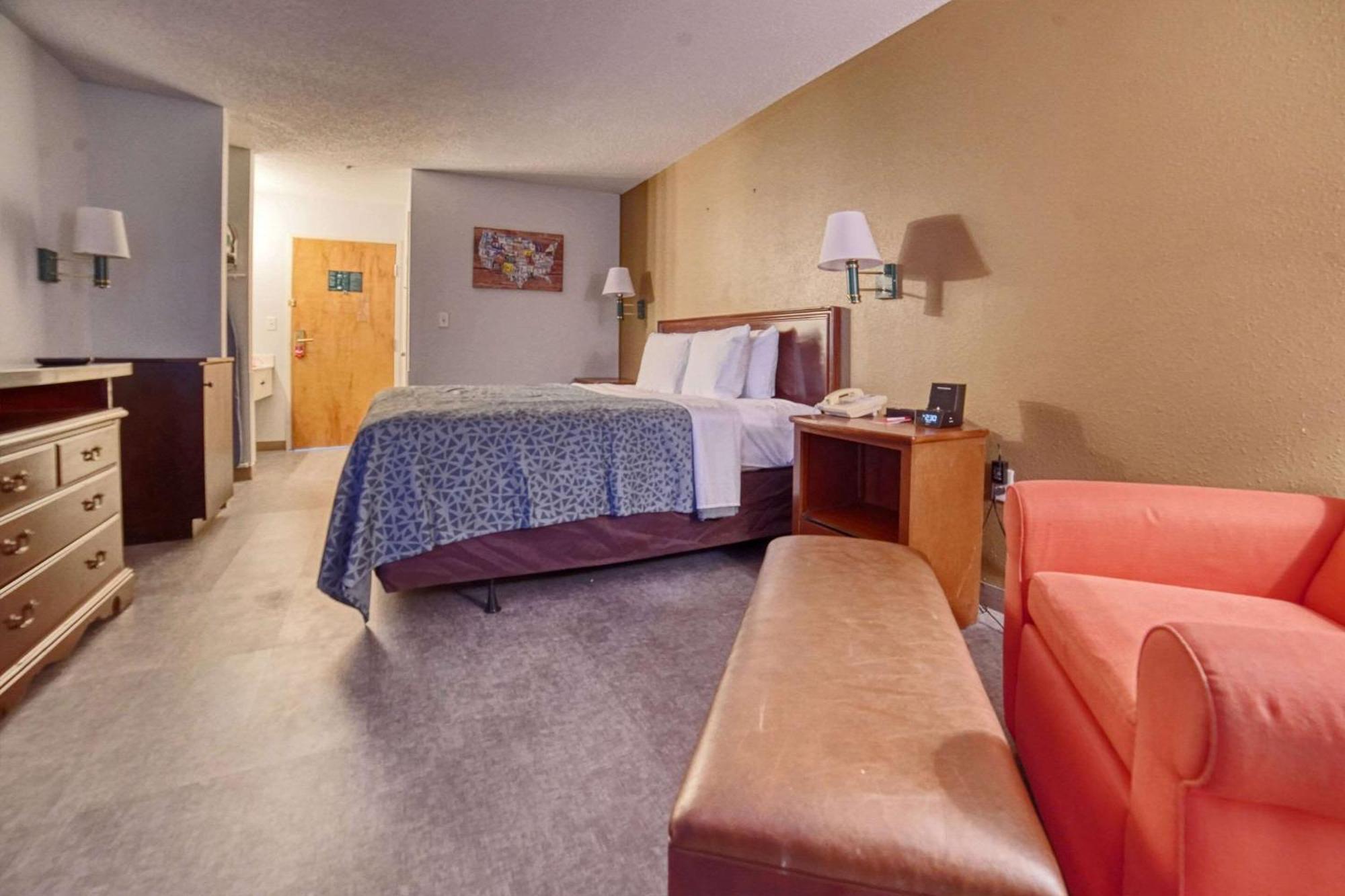 Econo Lodge Роли Экстерьер фото