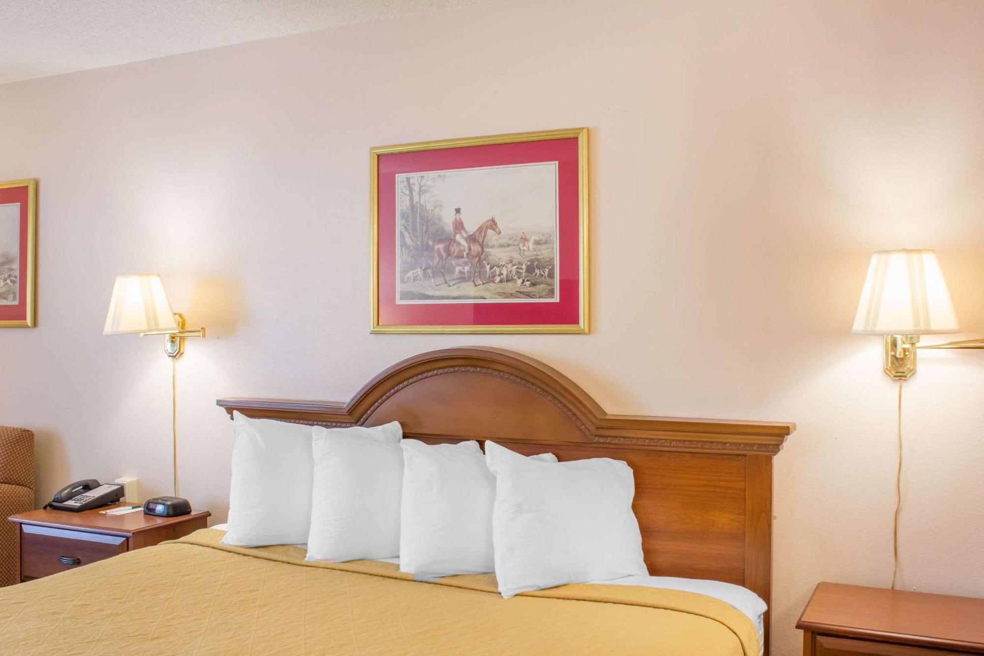 Econo Lodge Роли Экстерьер фото