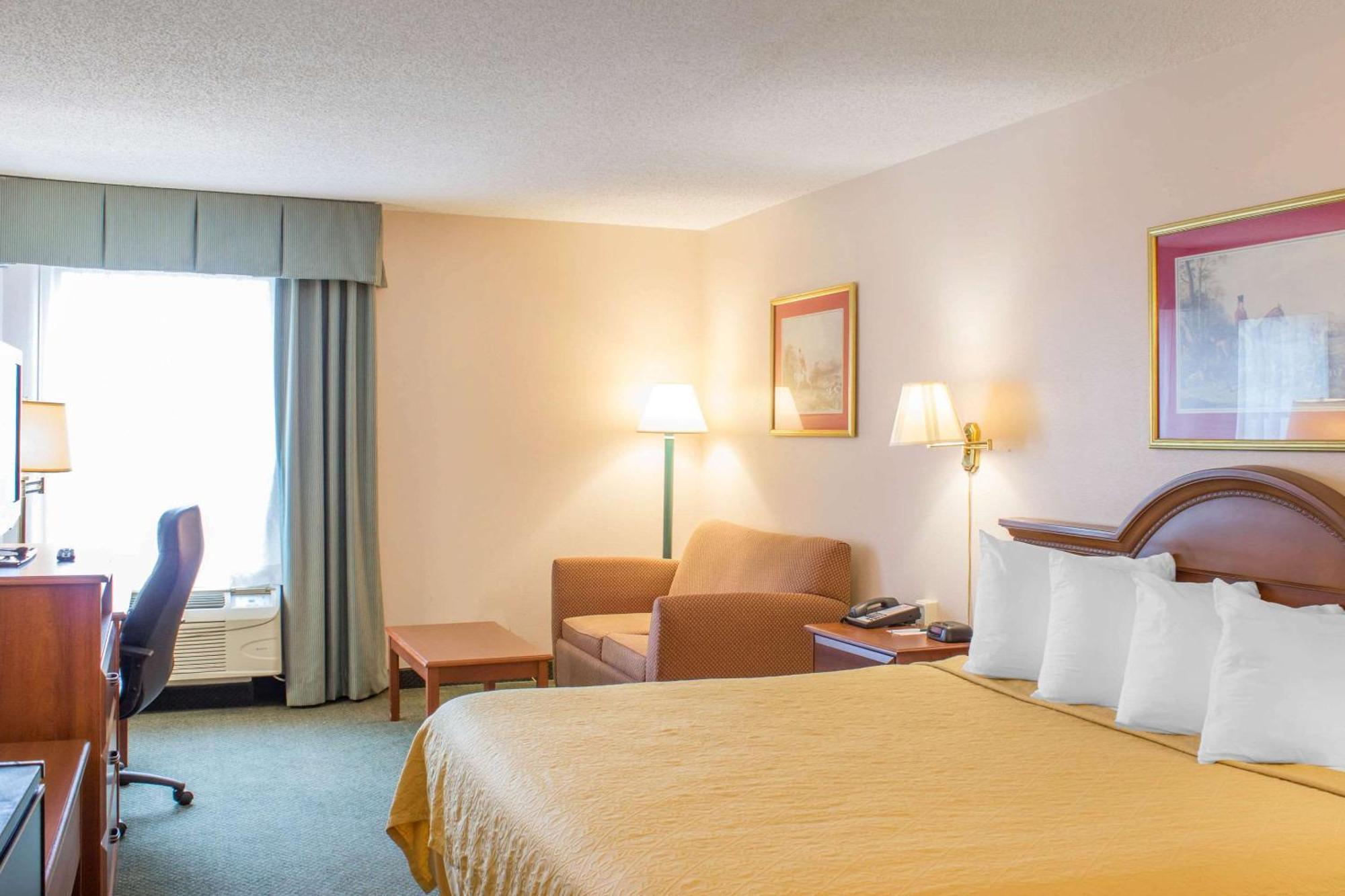 Econo Lodge Роли Экстерьер фото