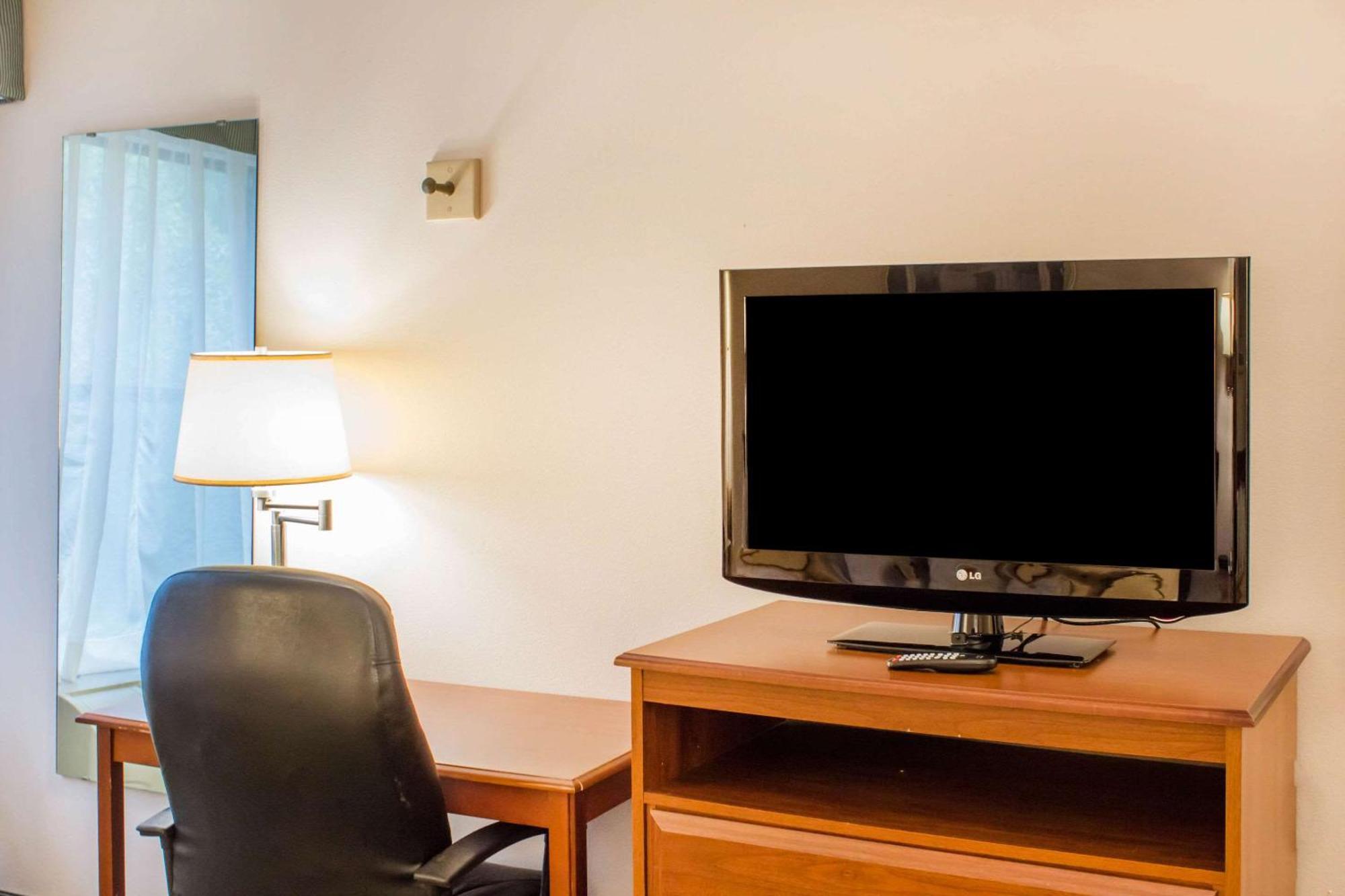 Econo Lodge Роли Экстерьер фото